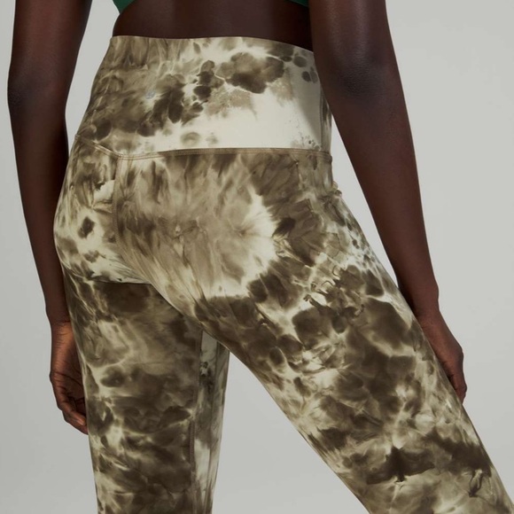 Lululemon Align diamond dye light sage medium olive size 2 25” inseam ⭐️ - Picture 2 of 12